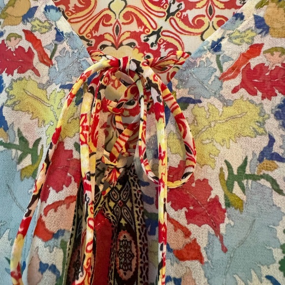 New Directions Sheer Printed Top Size Small - Picture 4 of 9